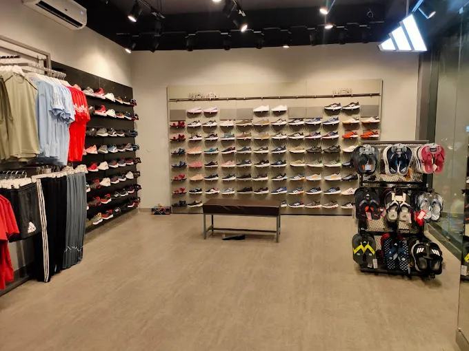 Adidas Skechers Puma Reebok - Foot Lounge